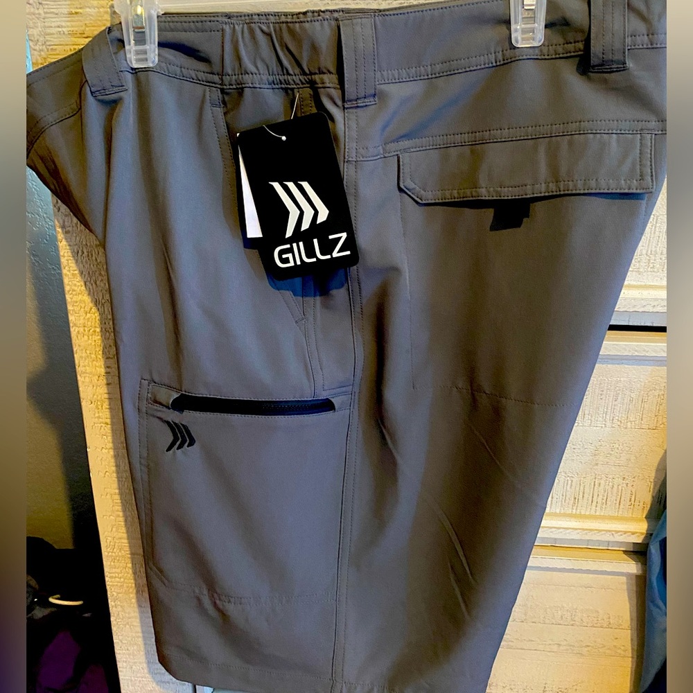 BRAND NEW : 2 pairs GILLZ Men’s casual golf ⛳️ shorts Brand new with tags!!